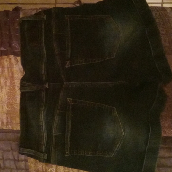 Thorn shorts - Picture 3 of 4